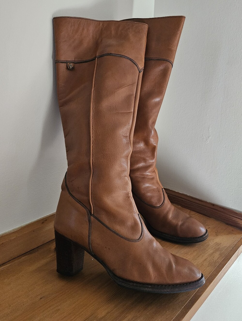70's Italian Cognac Leather Knee High Riding Heeled Boots *flawed* - Picture 6 of 16